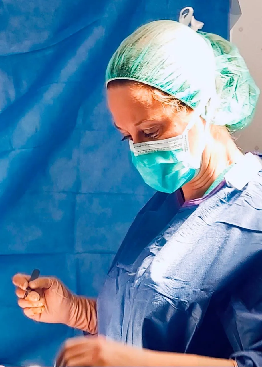 Cirugía plástica con anestesia local y sedación: más seguridad, recuperación rápida y sin ingreso hospitalario